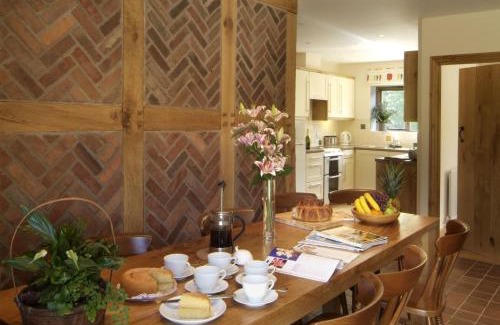 Hope Bowdler Maison | Curlew Cottage