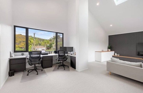 Currumbin Waters Maison | Currumbin Family-Friendly Oasis with Pool and Spa