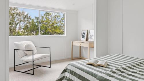 Yamba Maison | Cusacks Cottage - Coastal charm with artistic soul