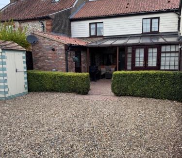 West Runton Maison | Custard Cottage West Runton Special 1 bedroom rate for couples