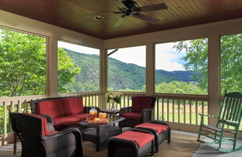 Millboro Springs Maison | Maison sur mesure sur une ferme de 165 acres avec accès privé à la rivière Cowpasture