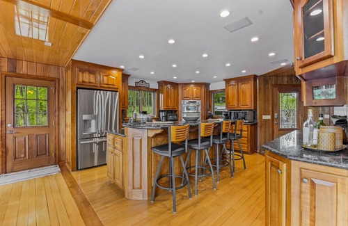Warren Center Station Balnéaire | Custom built resort on private lake with kayaks, hiking,