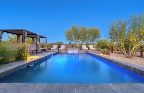 Desert View Village Maison | Custom Desert Modern 5 bedroom including Casita! Pickleball, Hot-Tub, Put-Put