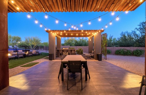 Desert View Village Maison | Custom Desert Modern 5 bedroom including Casita! Pickleball, Hot-Tub, Put-Put