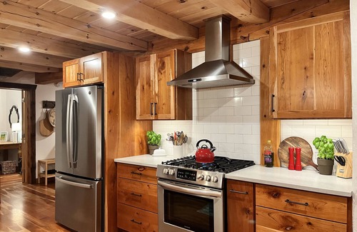 Newfield Maison | Custom Finger Lakes home near Ithaca with hot tub