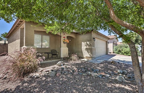 San Tan Valley Maison | Cute and Cozy AZ Getaway with Gazebo and Grill!