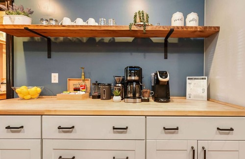 Millvale Appartement | Cute Apt Minutes from Downtown and Stadiums!!