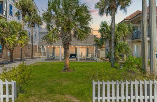 Laguna Beach Maison | Cute Beach Cottage Steps to the Beach! Panama City Beach, FL!