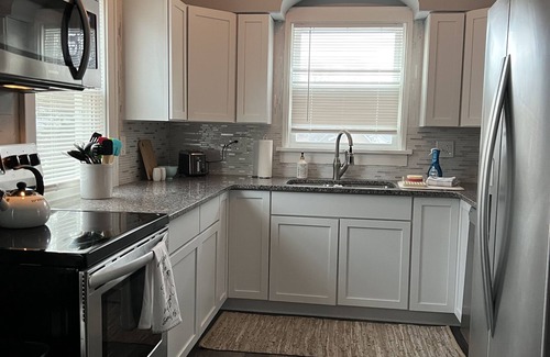 Atchison Maison | Cute Bungalow--Close to BC! Great for families!
