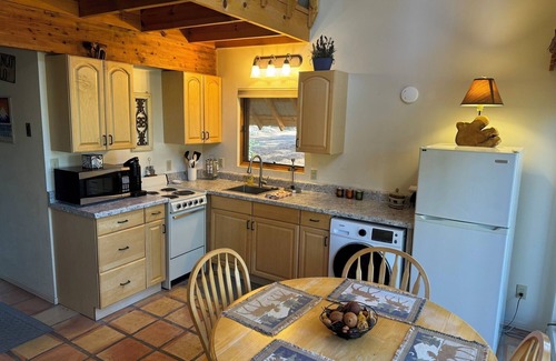 Vallecito Maison | Cute Cabin in the pines 3 minutes from lake a walk to the river and beautiful drive to Durango