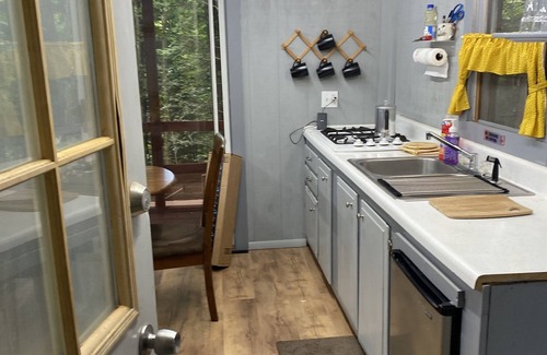 Dewittville Cabine | Cute cabin in the woods