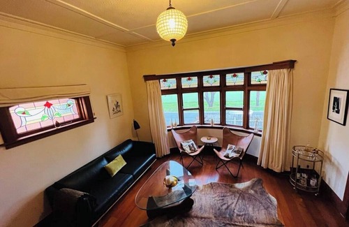 Wellington Maison | Cute, character bungalow only 10 Mins from CBD with outdoor bath
