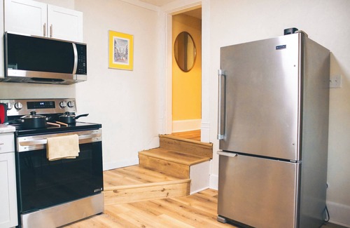 Merion Village Maison | Cute Columbus Bungalow + Modern Amenities. 7 min from downtown!