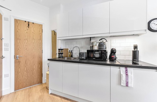 King's Cross Appartement | Cute & Compact—Petite Studio with Style!
