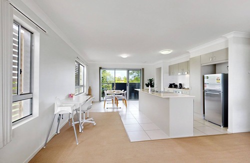 North Lakes Appartement | Cute & Cosy with Great Location