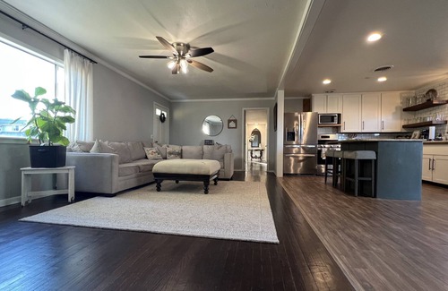 Crawford Maison | Cute Country Home Near Waco/ Baylor/ Magnolia