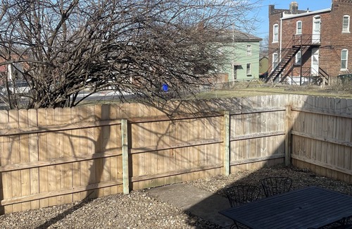 Merion Village Maison | Cute, Cozy, and Convenient, with a fenced back yard and front porch!