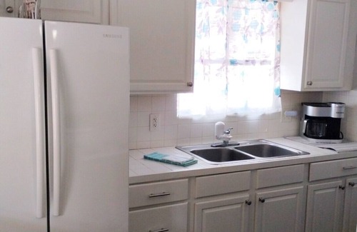 Bayview Maison | Cute & Cozy Cottage In The Heart of Gulfport