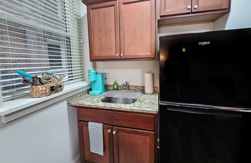 Champaign Appartement | Cute + Cozy Studio at The Inman - 207