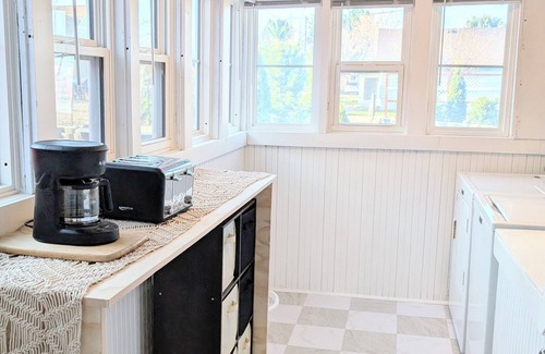 Hagerman Maison | Charming 3-bedroom cottage with AC, WiFi in Downtown Hagerman, ID