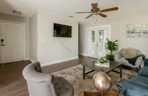 University Heights Appartement | Cute downtown home by Depot Park