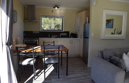 Katikati Cottage | Cute farm cottage close to Waihi Beach