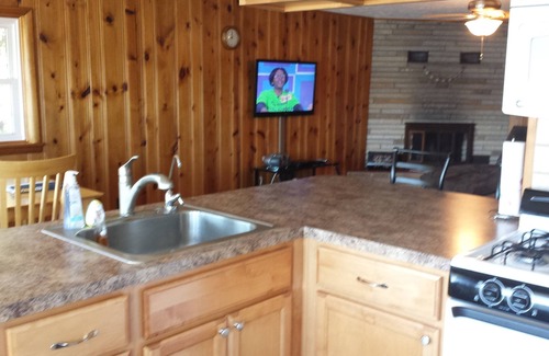 Three Rivers Cottage | Cottage rénové du lac Fisher disponible pour location à la semaine - Tarif spécial juin!