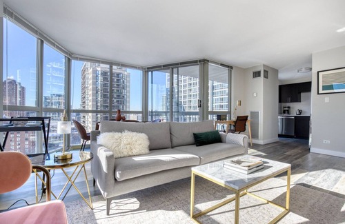 Rush and Division Appartement | Cute Gold Coast 2BR w/ Outdoor Terrace, nr Beach & L, by Blueground