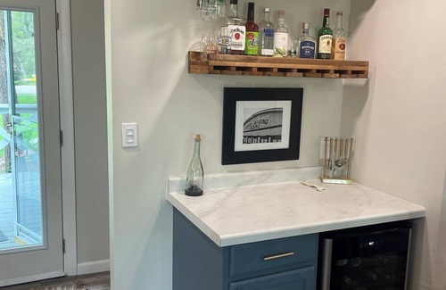 Waupaca Maison | Cute home across the street from full rec-Chain O Lakes Waupaca