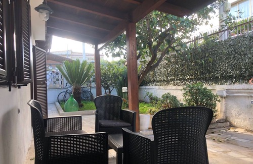 Municipio 5 Maison | Cute little Villa with private garden just few steps away by the sea.