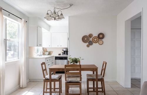 Waters Park Maison | Cute n' Cozy Retreat in Central Austin
