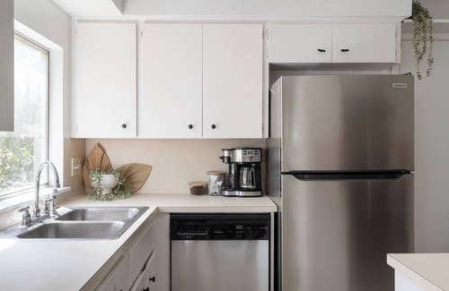 Waters Park Maison | Cute n' Cozy Retreat in Central Austin