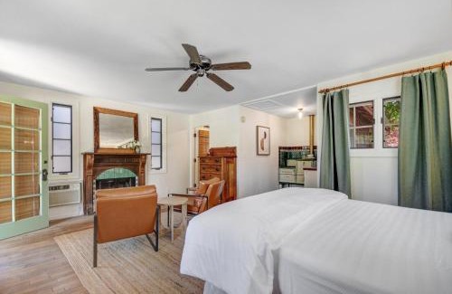 Sonoma Maison | Cute One Room Cottage In Sonoma- Includes Wine Tasting Passport