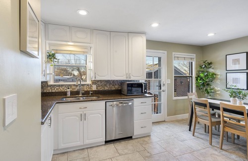 Canyon Rim Maison | Cute, Quiet Home in Salt Lake City Mins From UofU