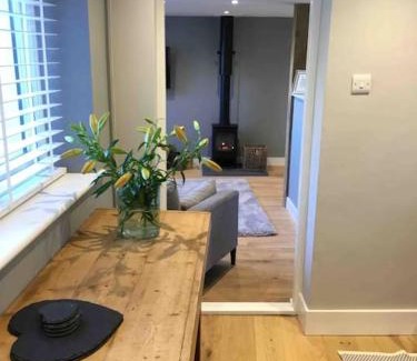 Longhope Maison | Cute studio cottage. Wood burner. Amazing views