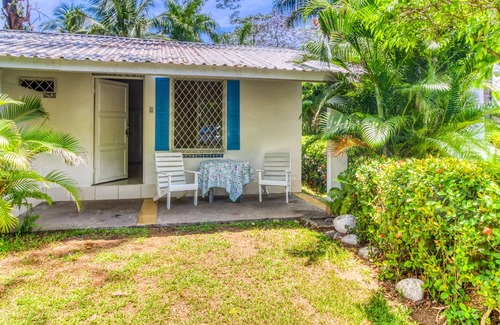 Puntarenas Appartement | Villa mignonne à la propriété en bord de mer w / piscine partagée et de beaux jardins!