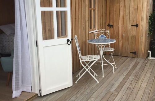 Mount Maunganui Cabine | Cute Wooden Cabin private setting.