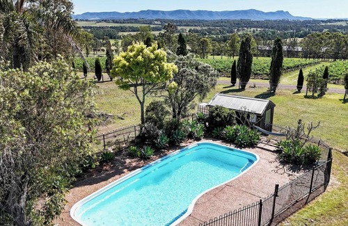 Lovedale Cottage | Holman Estate - The very heart of Pokolbin with amazing views