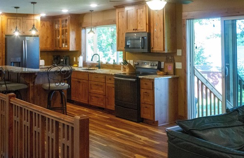 Ironton Cabine | Cuyuna Lake cabin retreat. Fish, hike, bike trails, star gazing, mins to town.