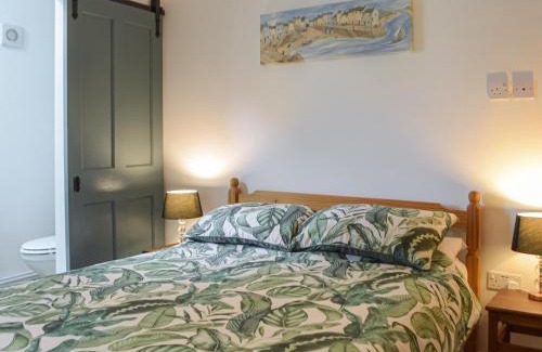 Talgarreg Maison | Cwtch Wrth Plas - Uk45619