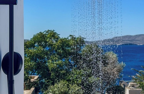 Milos Maison | Cycladic Home with a view - 2 min walk from the beach!