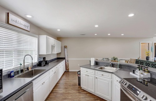 Branford Maison | Cypress Landing: Riverfront w/Private Dock and Beach