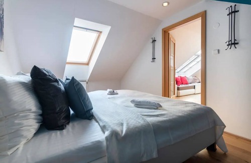 Smichov Appartement | CZ- Andel Duplex