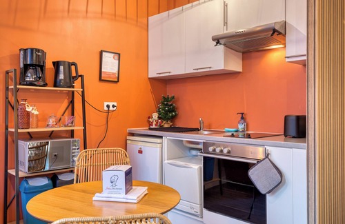 Gare-Jouvenet Appartement | Déborah, studio calme lit et place de parking
