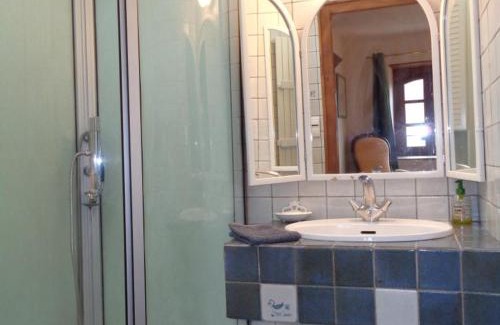 Essertines-en-Donzy Maison | Découvrez ce gîte champêtre avec spa, sauna, piscine et jardin privatif à Essertines-en-Donzy - FR-1-496-200