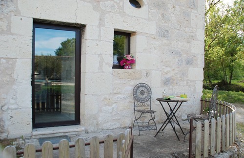 Puymirol Appartement | Dépendance d'un château médiéval du XIIème siècle, Gite indépendant