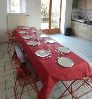 Pouru-Saint-Remy Maison | Dépendance du château de Remehan rénovée avec goût