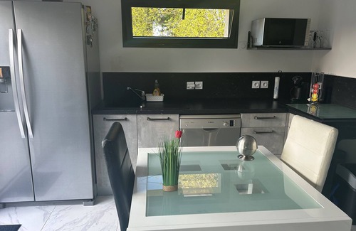 Saint-Loubes Appartement | dépendance région bordelaise 10 min de BORDEAUX
