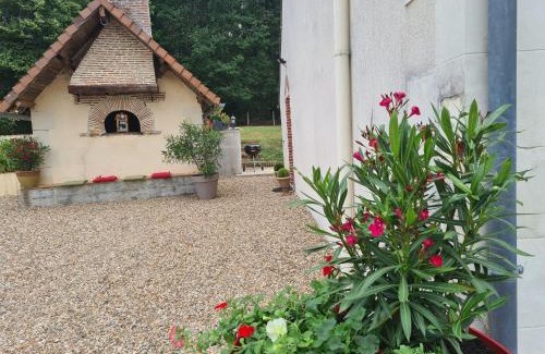 Rouvres-les-Bois Maison | Détente au Moulin: Piscine, Jacuzzi, Animaux Bienvenus - FR-1-591-641