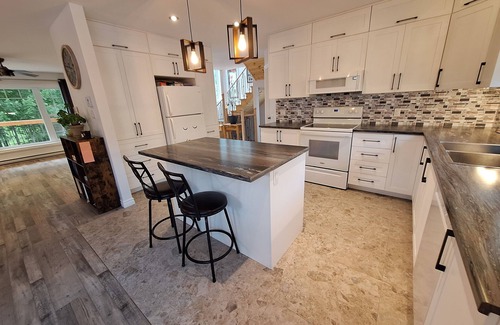 Mandeville Cottage | Détente en pleine nature dans maison familiale avec piscine et table de pingpong